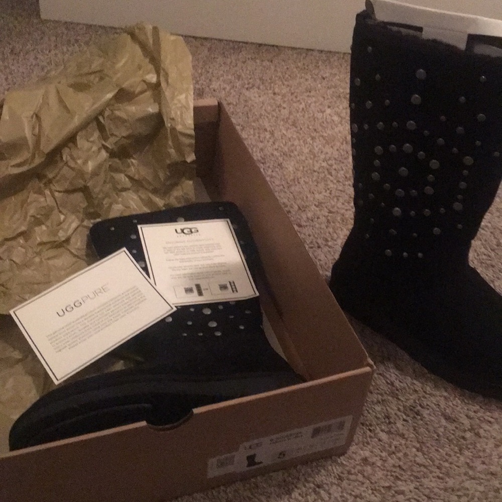 ✨ UGGS✨